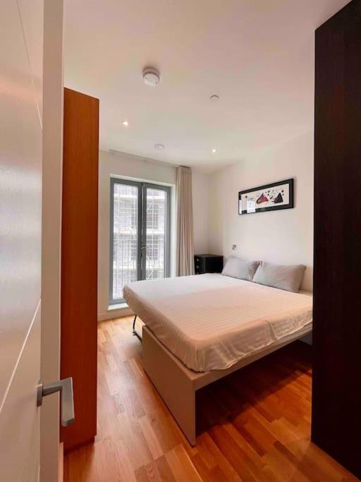 3 Bedroom Penthouse With Terrace And Skyline In Battersea London Exteriör bild