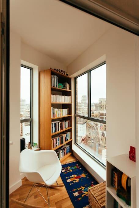 3 Bedroom Penthouse With Terrace And Skyline In Battersea London Exteriör bild